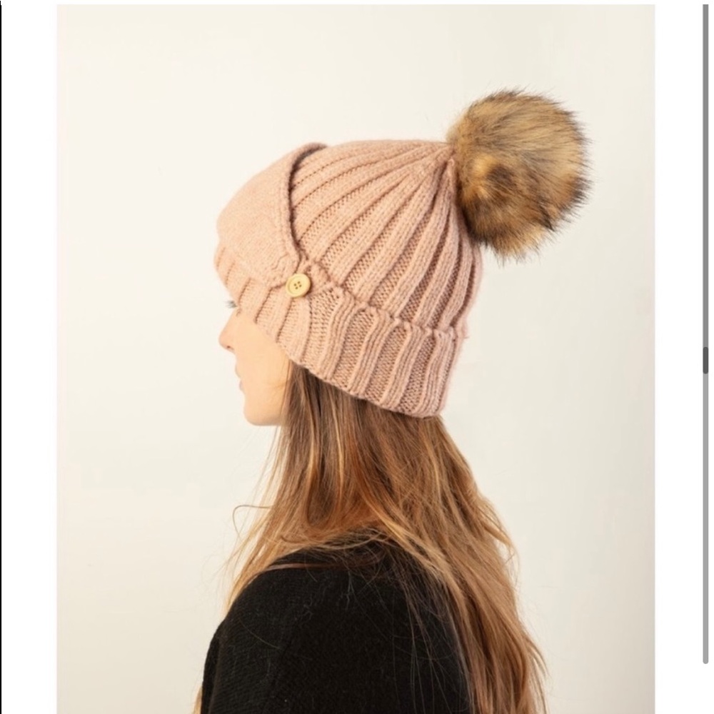 Ribbed Pom Hat With Mask